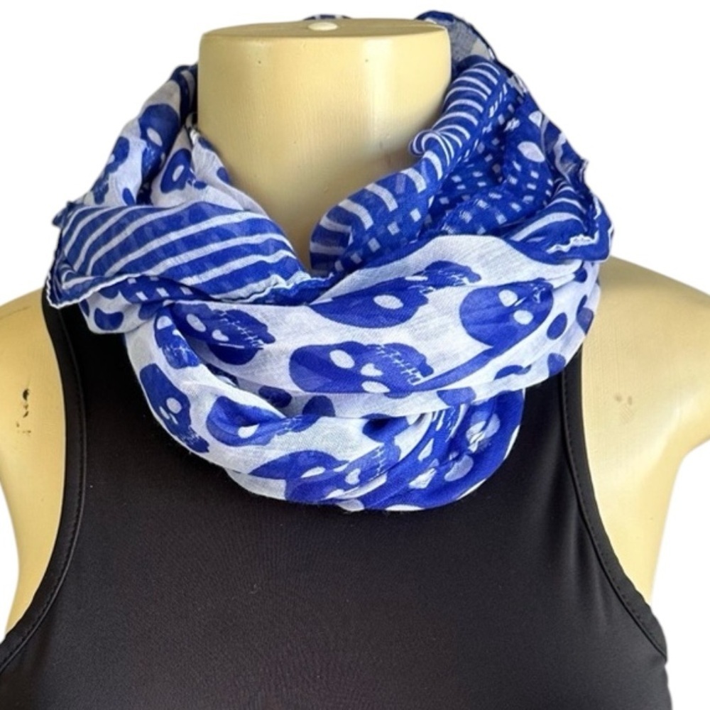 Unisex Blue & White Polka Dot Skull Scarf - Goth, Emo, Punk Style for Fall